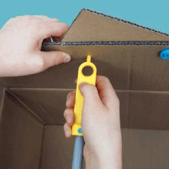 Makedo Safe-Saw Karton-Zaag Kindergereedschap -Trendy Speelgoedwinkel MAKEDO GEREEDSCHAPSSET KARTON BEWERKEN KNUSTELSET. SCHROEVERDRAAIER GAATJESMAKER 2