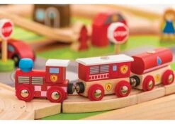 BigJigs BJT049 Treintafel Brandweer Spoortafel Houten Trein -Trendy Speelgoedwinkel bigjigs bt049 brandwweer trein set en tafel 2